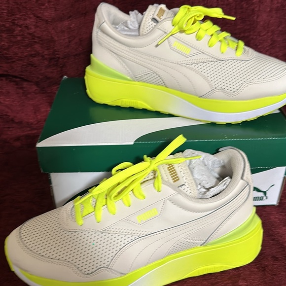 Used, size 10, beige and lime green thick sole, puma gym shoes - Picture 2 of 10